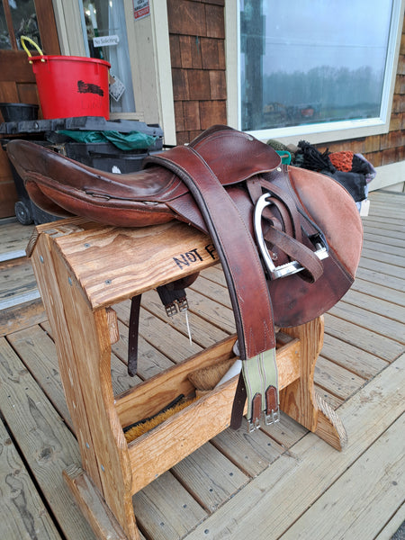 18" Cortina Close Contact English Saddle