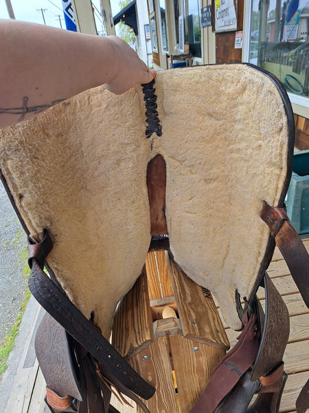 15.5" Simco Equitation Saddle