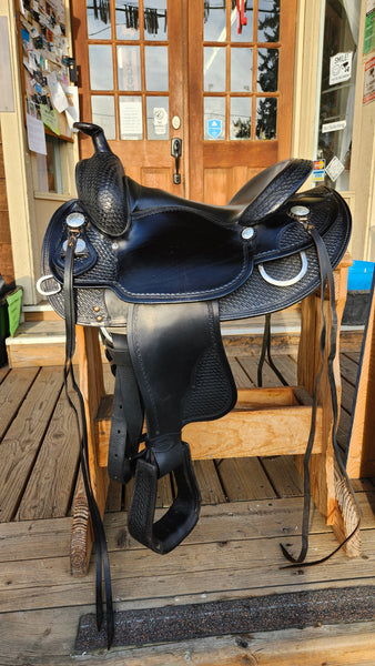 15" Classic Crates Round Skirt Trail Saddle