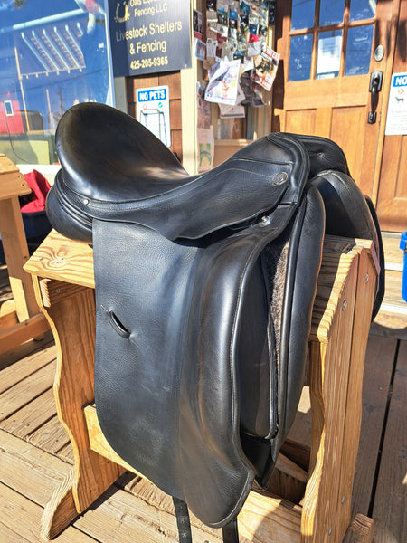 17.5" Albion Platinum Ultima Dressage Saddle