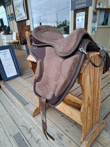 17" English softsaddle Treeless Saddle
