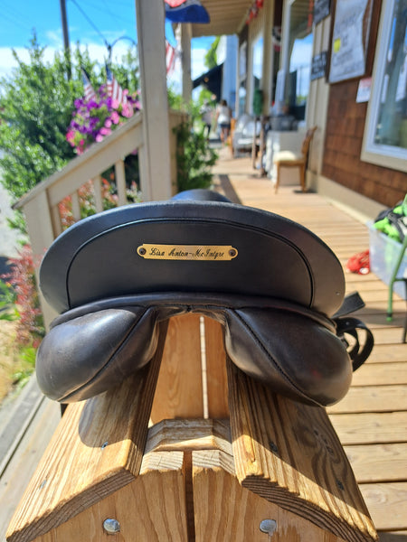 17.5" County Competitor 2000 Dressage Saddle