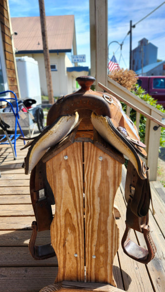 16" Circle Y Roughout Training Saddle