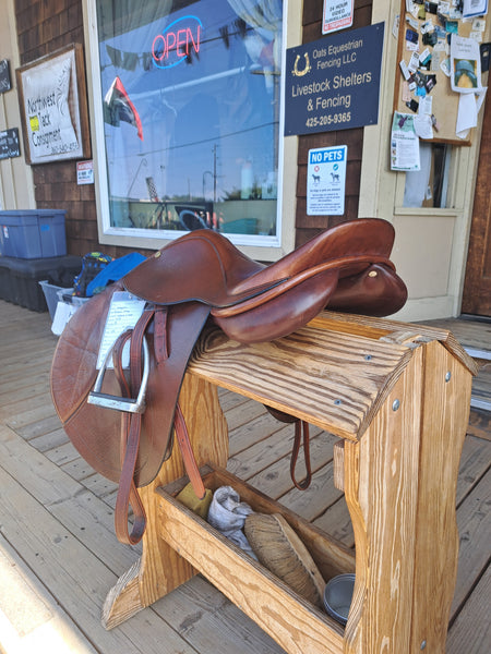 17.5" Collegiate Parfaire Close Contact Jump Saddle