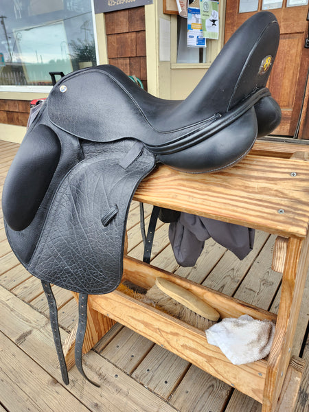 17" N2 Cardhu Dressage Saddle