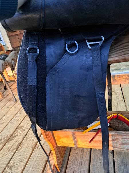 17.5" Kent and Master Original Dressage saddle