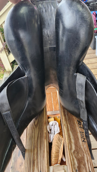 18" Prestige Dressage 2000 Dressage Saddle