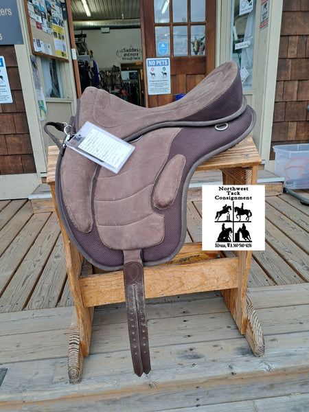 17" English softsaddle Treeless Saddle