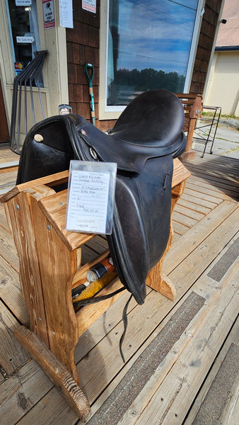 18" Lovatt & Ricketts Berkeley Dressage Saddle