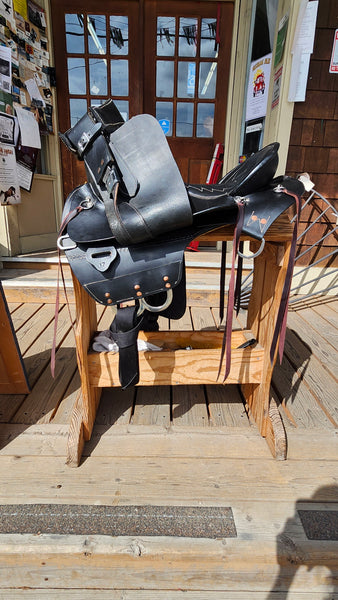 17" Tennessee Saddlery Johnny Cash Gaited Western Trail Saddle