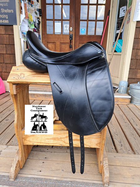 18" Borne Journey Dressage Saddle