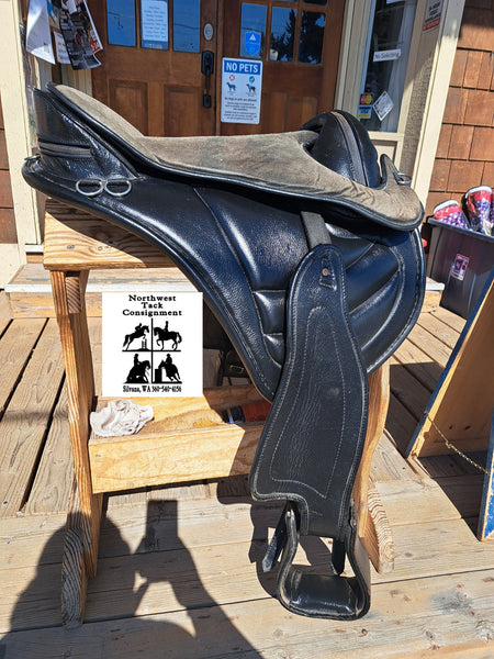 17" Hilason Treeless Endurance Saddle