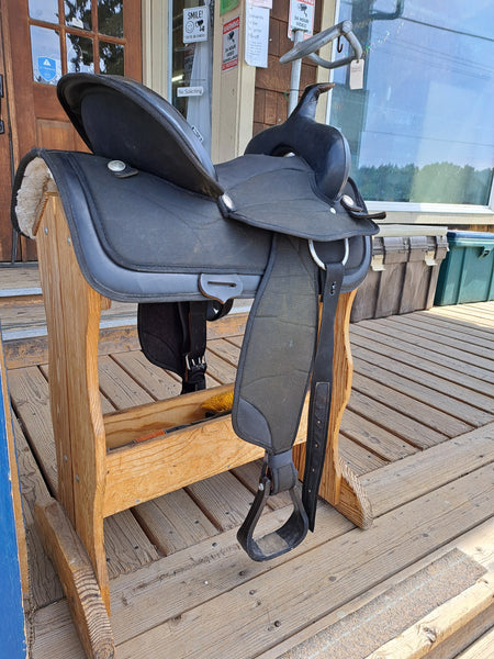 15" Abetta Synthetic Western Saddle