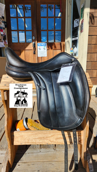 18" Equipe Viktoria Monoflap Dressage Saddle
