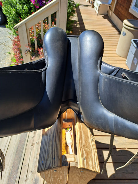 17.5" Thorowgood MDR Dressage Saddle