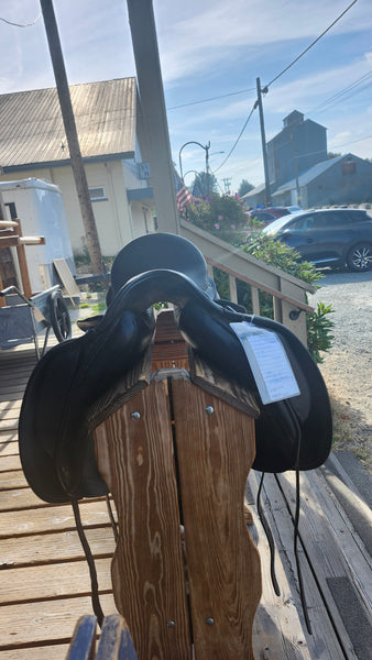 18" Albion Platinum Dressage Saddle