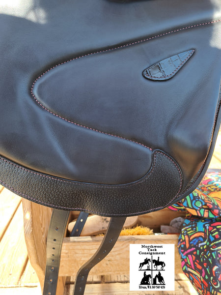18" Stubben Phantom Jumping Saddle