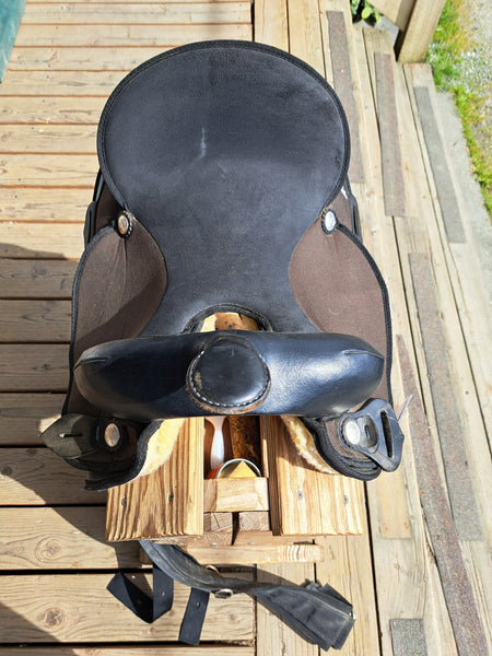 15" Abetta Synthetic Western Saddle