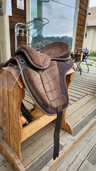 17" Treeless English Saddle