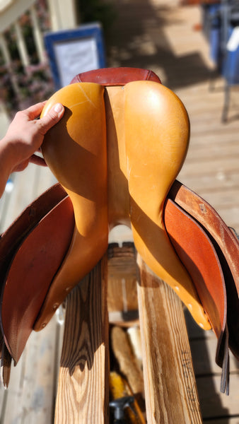 16.5" Pessoa Art Close Contact Saddle
