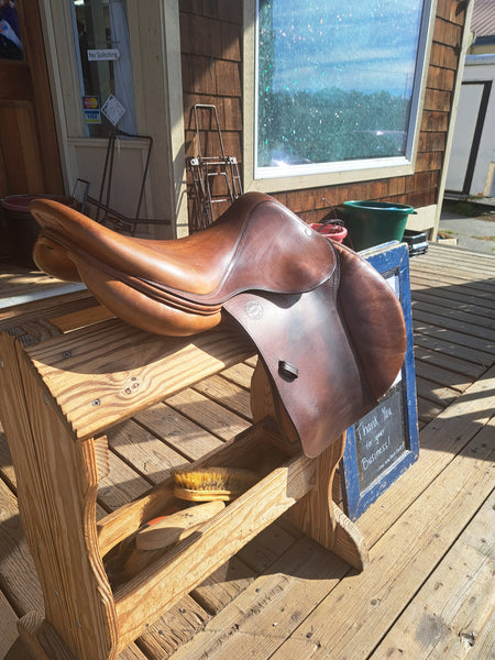 17" Devoucoux Biarritz Jump Saddle