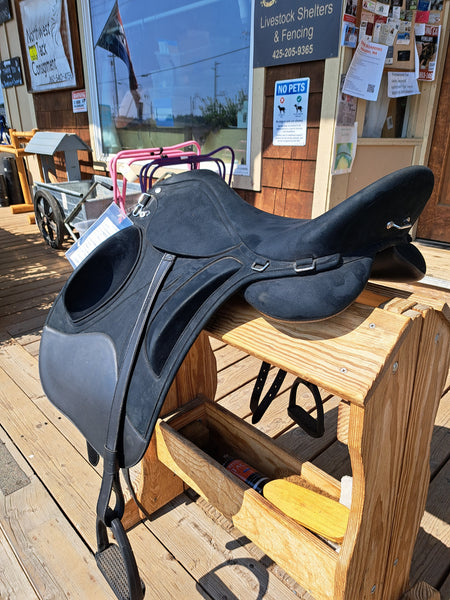 18" Wintec Pro Endurance Saddle Package