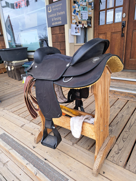 17" Wintec New Generation Close Contact Western Saddle