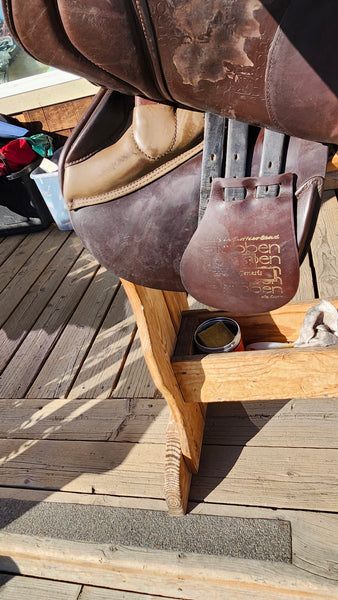 17.5" Stubben Genesis CS De Luxe Jump Saddle