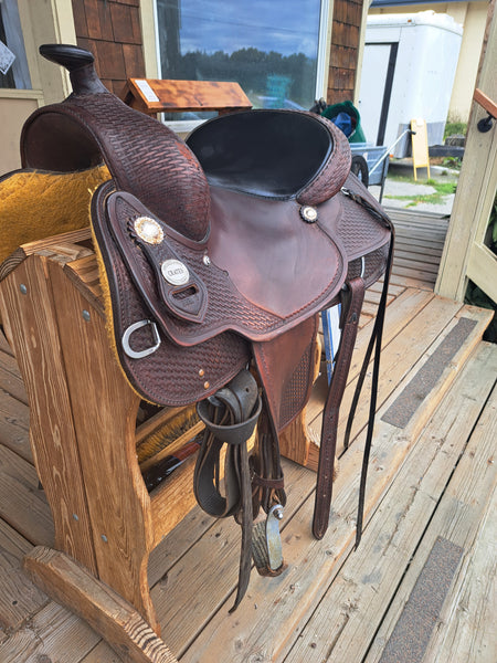 15.5" Crates Classic Reiner Saddle
