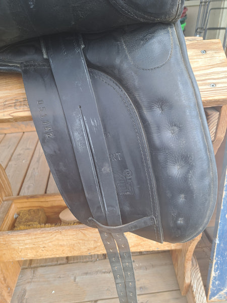 17" Zaldi New Kent Dressage Saddle