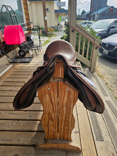 17" Courbette Futura XL All Purpose Saddle