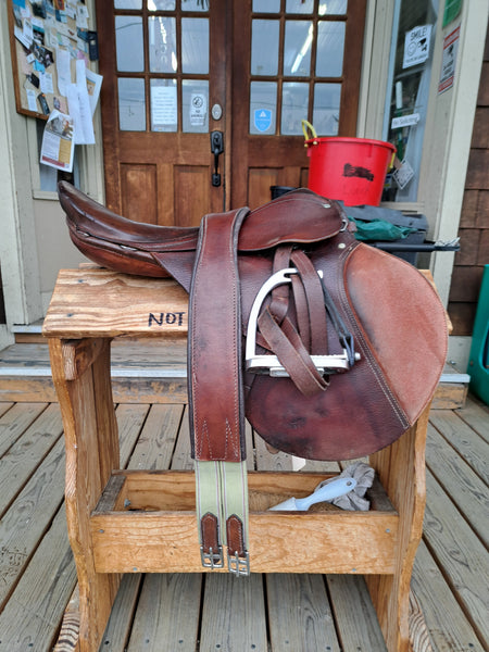 18" Cortina Close Contact English Saddle