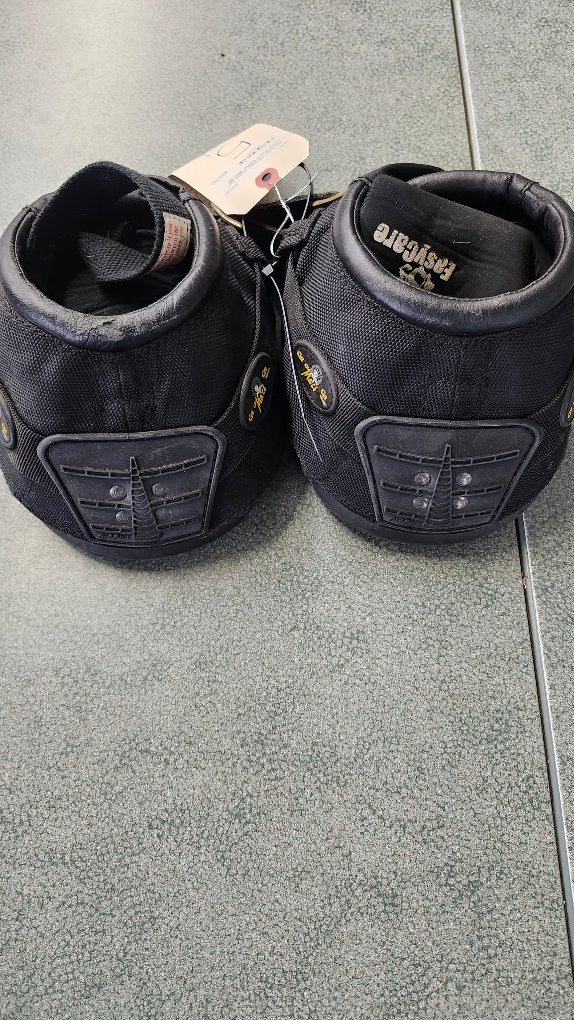 size 5 Old Mac G2 Hoof Boots