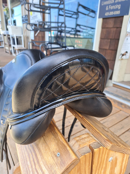 18" Mac Rider Exclusive Dressage Saddle