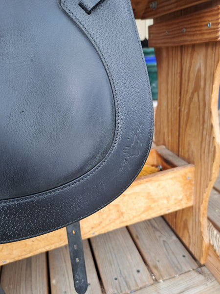 17.5" Equipe Bocelli Monoflap Dressage Saddle