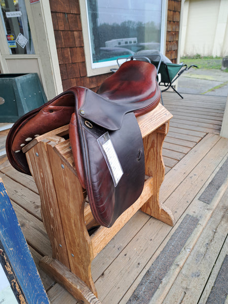 17.5" Dominus Close Contact Saddle