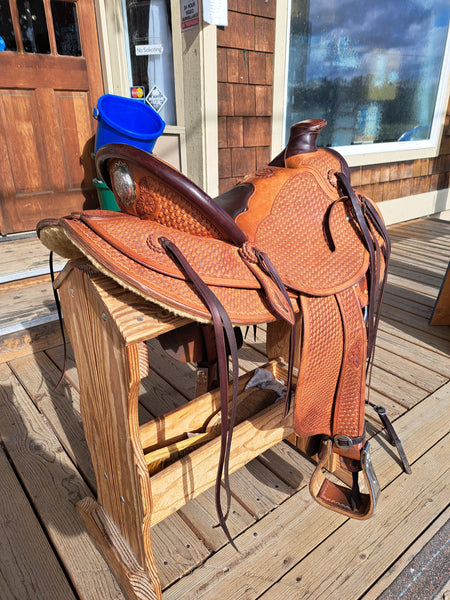 Mark Plumly custom wade tree roping saddle 16" seat