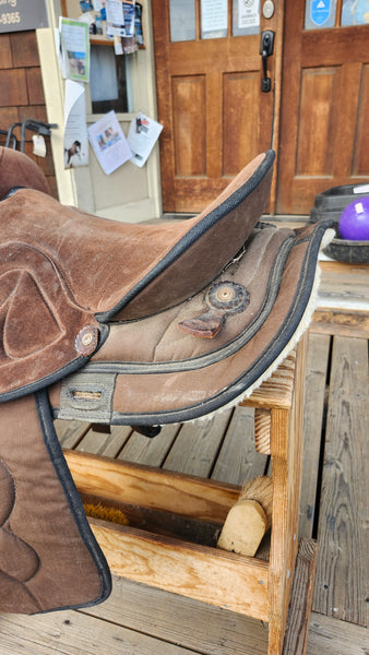16" Big Horn Synthetic Western Saddle