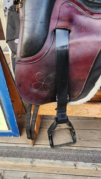 16" Ortho-Flex Endurance Saddle w/ Skito Booties