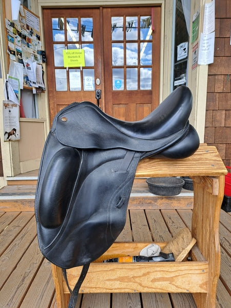 17" NSC Rhomeo Monoflap Dressage Saddle