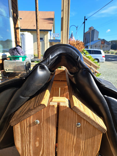 17" Stubben 1894 Dressage Saddle