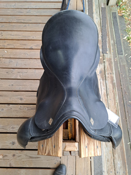 18" North Star Dressage Saddle
