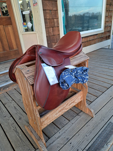 ON TRIAL 17" Stubben Edelweiss Close Contact Jump Saddle