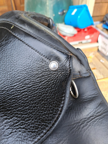 18" Schleese Obrigado Dressage Saddle