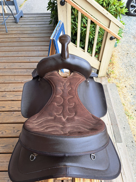 15" Wintec Synthetic Western Saddle