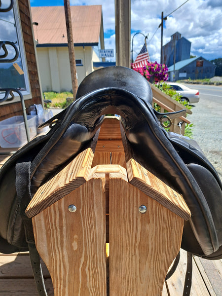 17.5" HDR Dressage Saddle