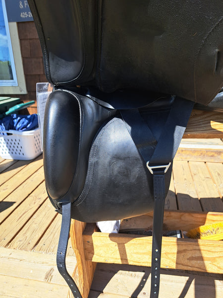 18" Custom Saddlery Advantage Dressage Saddle
