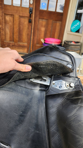 18" Albion Platinum Dressage Saddle