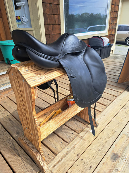 18" CWD SE24 Monoflap Dressage Saddle