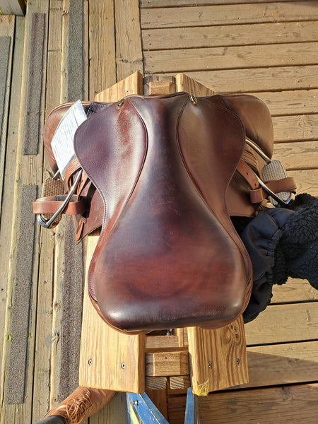 15" Camelot English jump Saddle